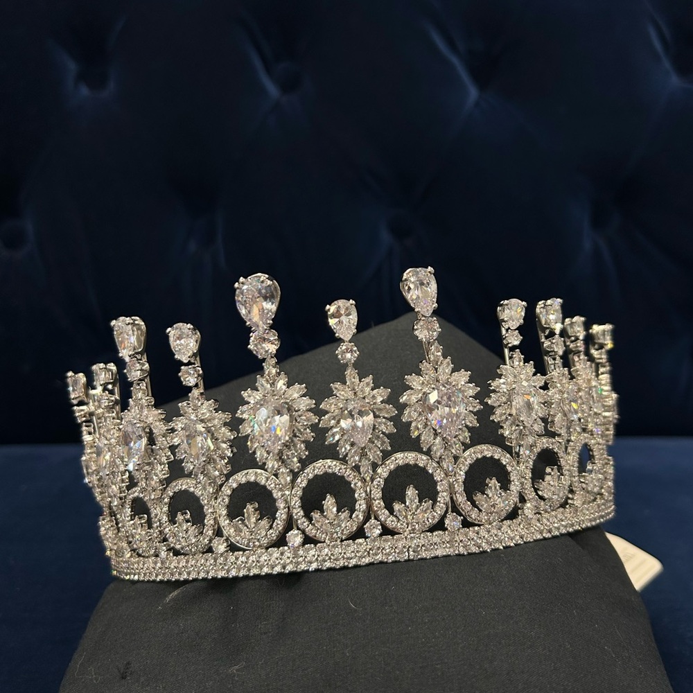 Elegant Silver Tiara